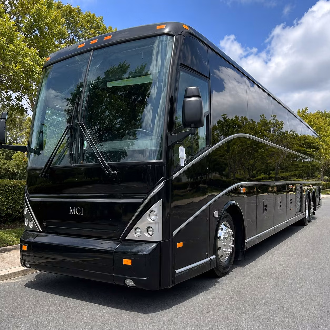 airport transfer shuttles to bill and hillary clinton national airport